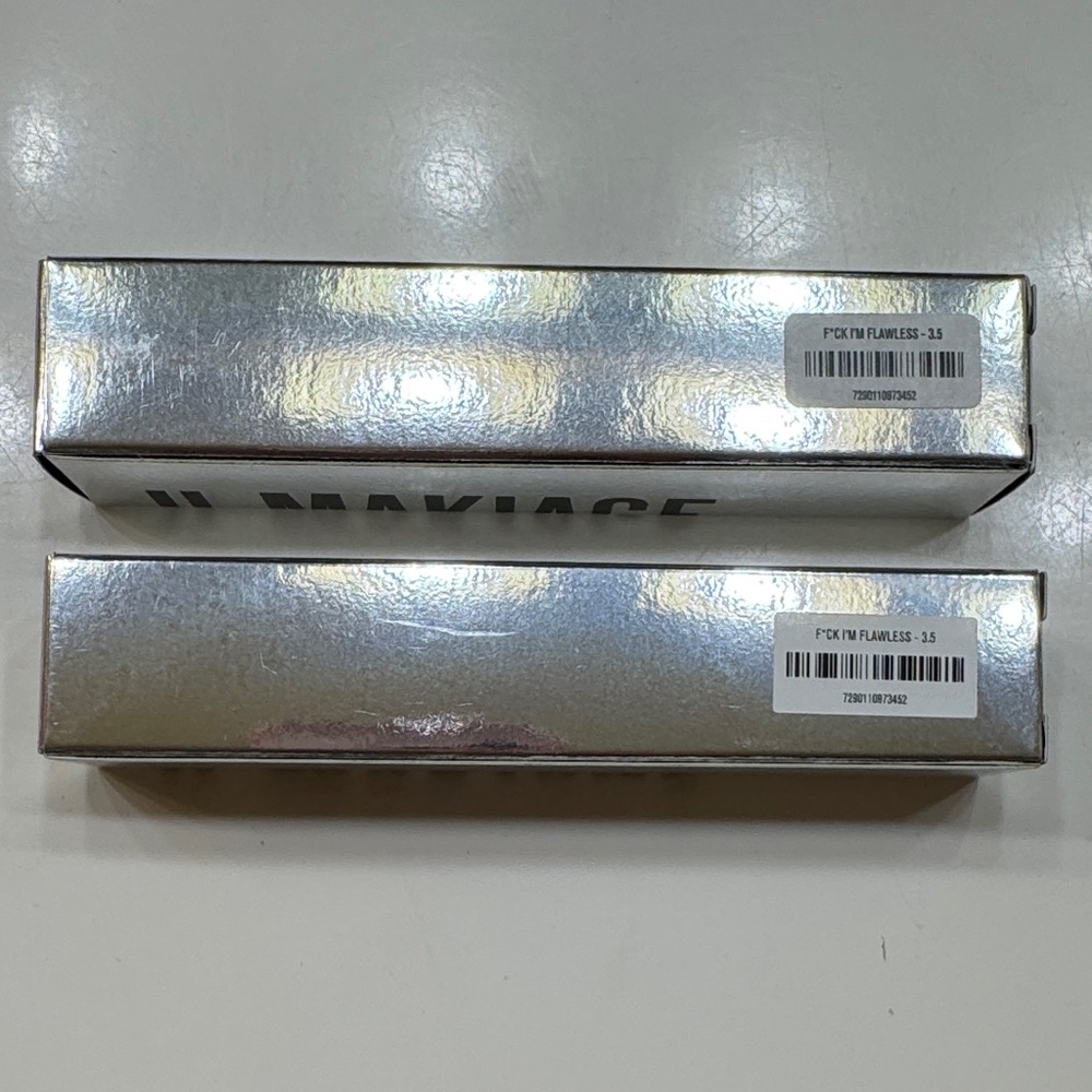 IL MAKIAGE Flawless Finish Concealer in Silver - Picture 2 of 3